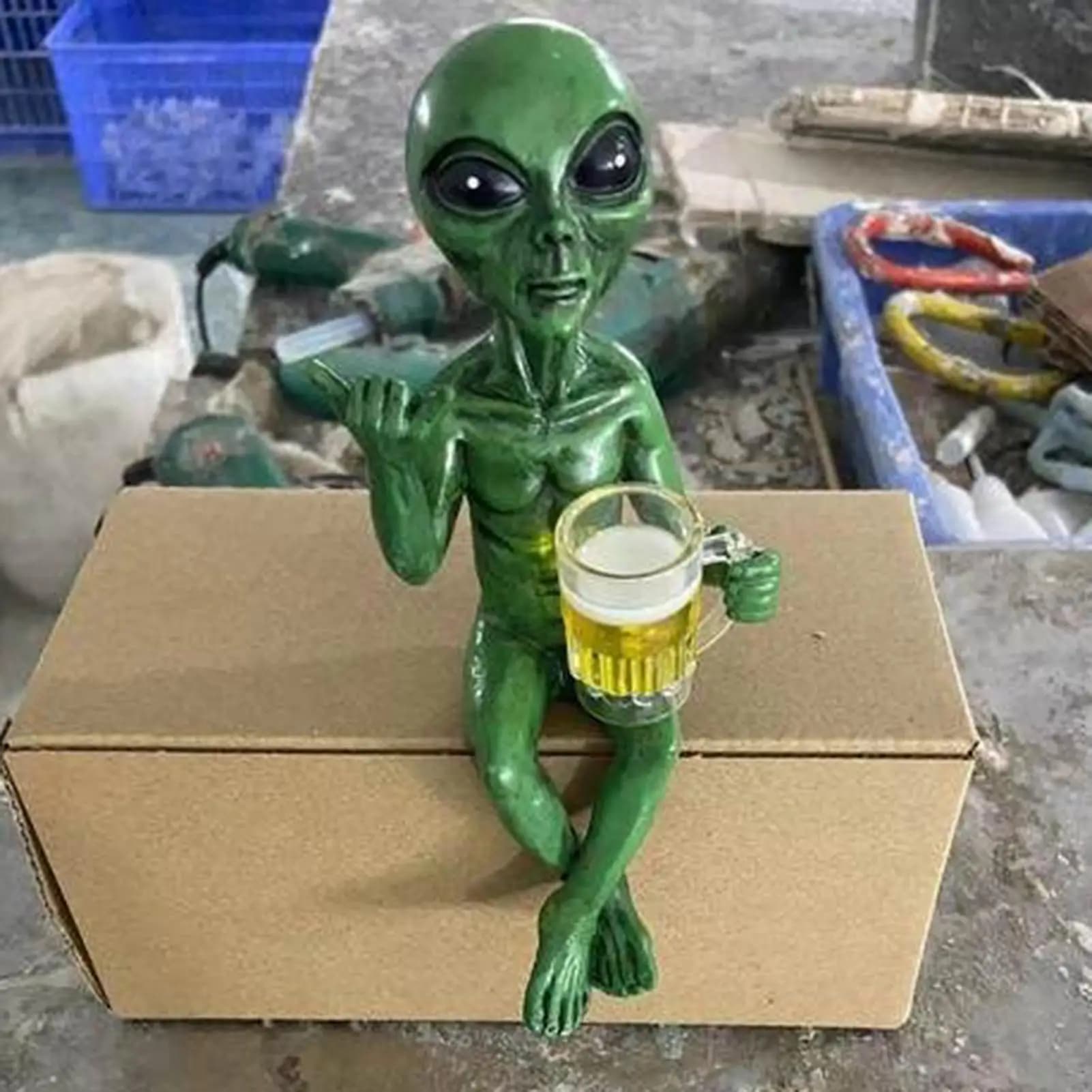 Statue extraterrestre bière boisson Sculpture résine amusant pièces d'art extraterrestre jardin amén