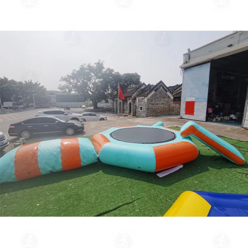 Trampoline gonflable d'eau d'extérieur coloré, nouveau Design, jeux d'eau d'été, Trampoline flottant