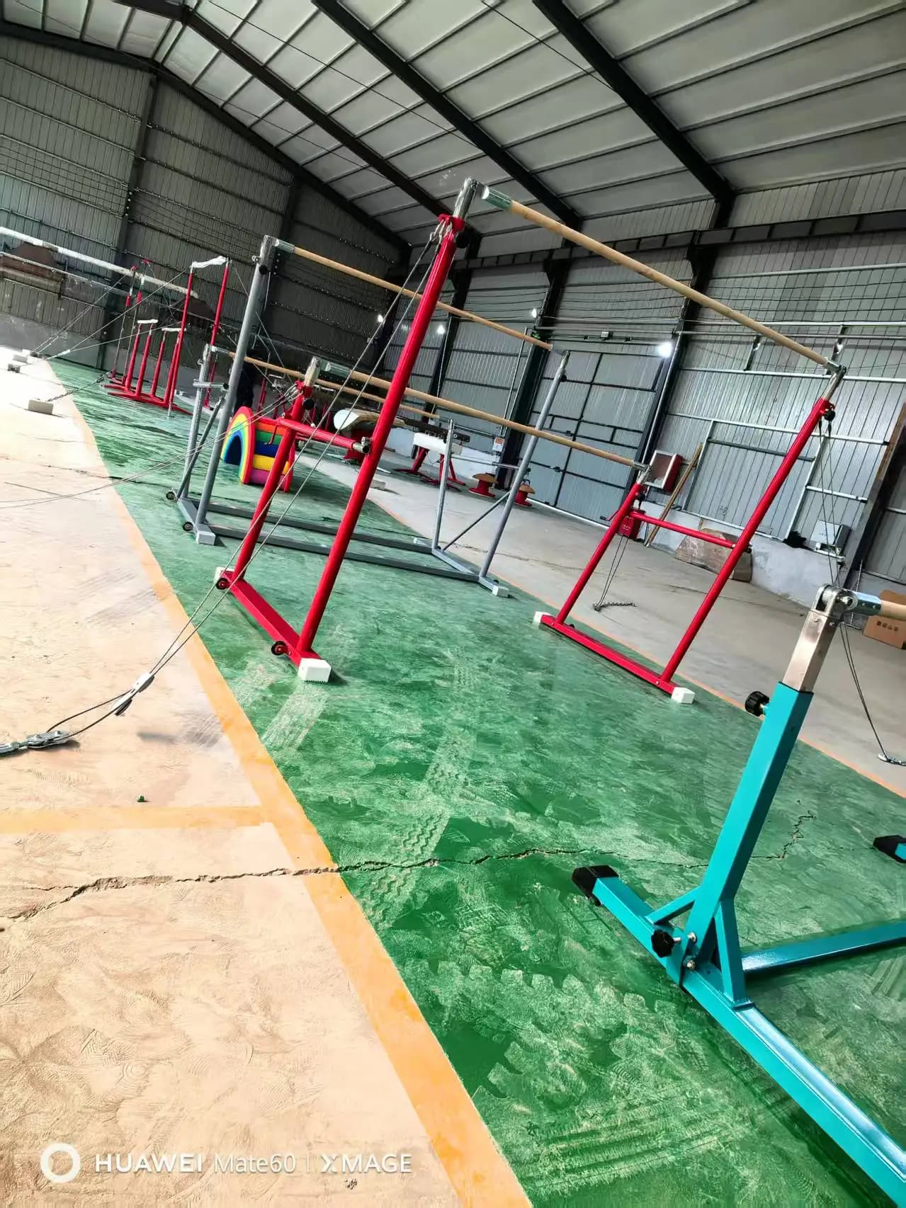 Équipement de gymnastique professionnel Barres asymétriques Barres inégales pour l'entraînement et l