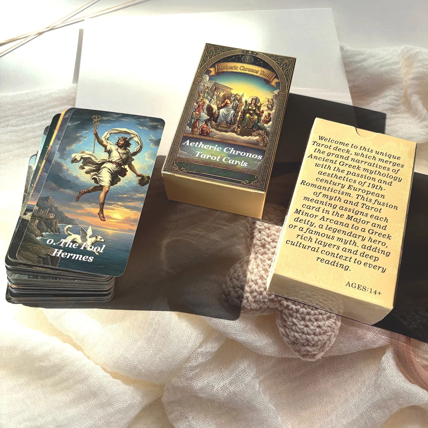 Un jeu de cartes original, accompagné de guides PDF en anglais, espagnol, allemand et français ; Thè