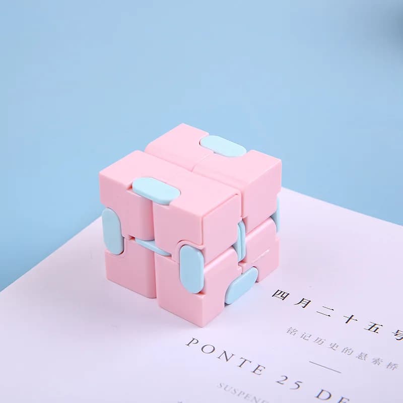 Nouveau cube de puzzle durable et exquis, jouet de décompression, cube magique infini pour adultes, 