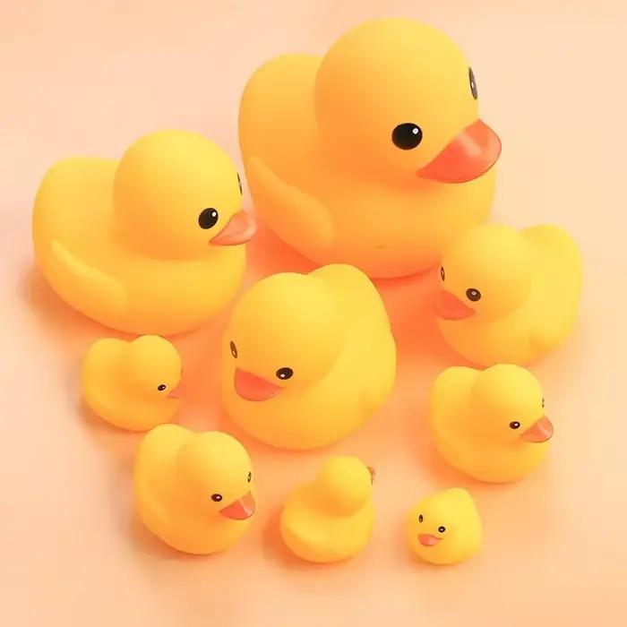 Jouets de Bain en Forme de Petit Canard Jaune pour Bébé, Accessoire en Caoutchouc à Presser, Jouet A