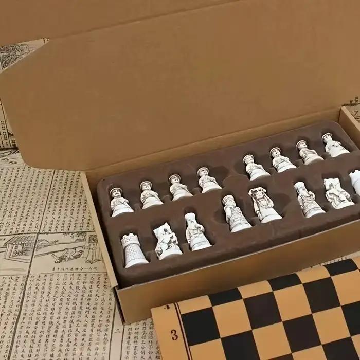 Échecs rétro, petit plateau d'échecs en résine, 28 cm/11 pouces, échecs de la dynastie Qing, design