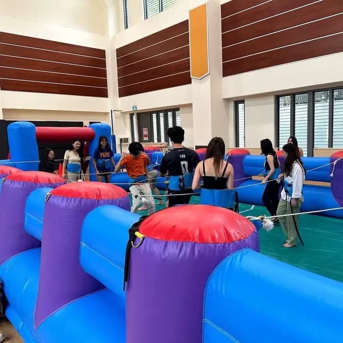 Grand terrain de Football gonflable Pop, équipement de jeu de cours d'obstacles d'arène gonflable à