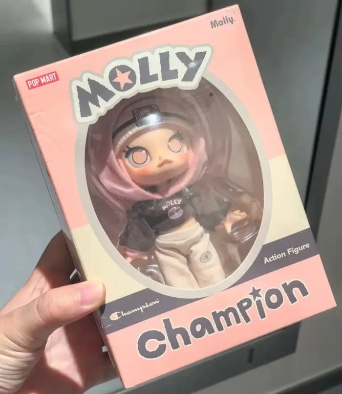 POP MART MOLLY X Champion Series 1/12 Figurine d'action Mignonne et intéressante Jouet de collection