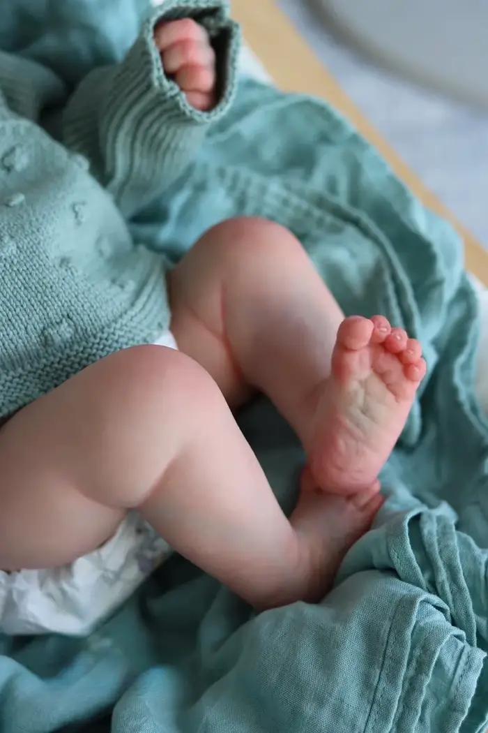 Jouet de nouveau-né réaliste fait à la main Meadow Reborn, beurre de bébé fille, peau peinte en 3D,