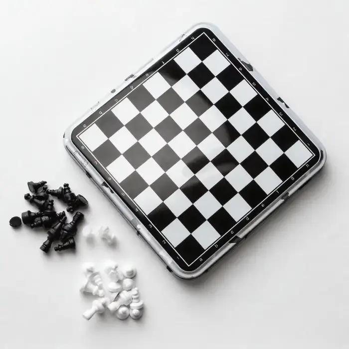Jeu d'échecs portable mini, échiquier magnétique, jeu de divertissement pour étudiants, idéal pour l