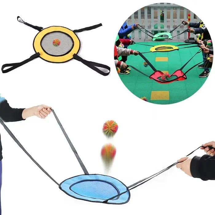 Jeu interactif de lancer et d'attraper pour deux personnes
