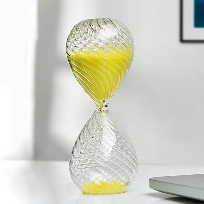 Sablier torsadé créatif multicolore