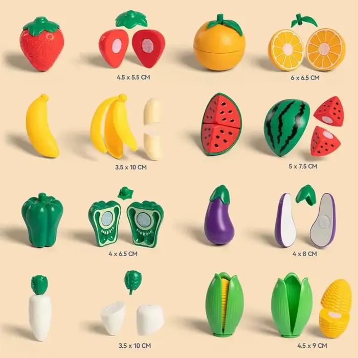 Jouer au jouet de cuisine alimentaire