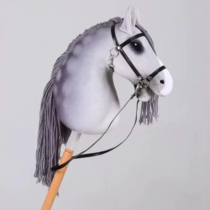 Cheval en peluche sur bâton fait main