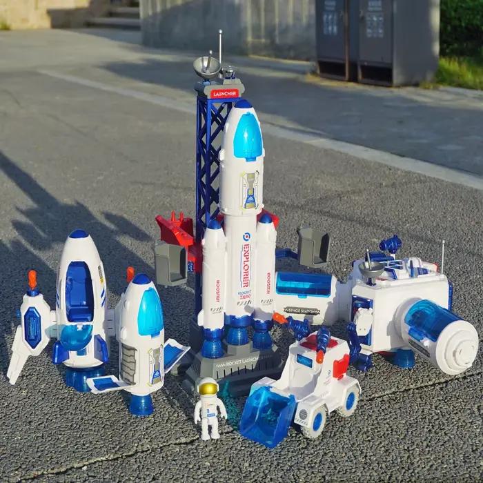 Fusée artificielle multi-étages de vaisseau spatial