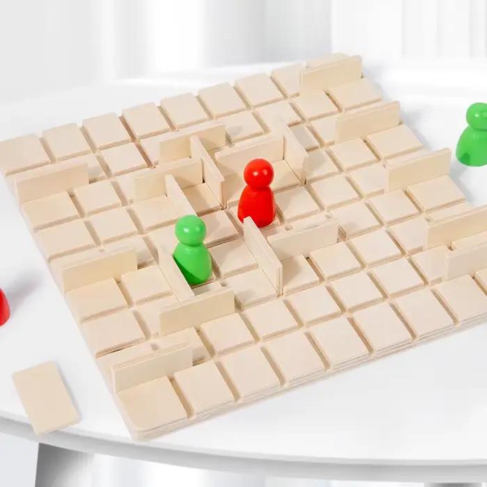 Jeu de société étape par étape en bois