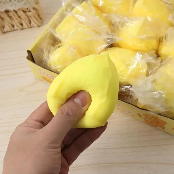Nouveau Jouet Squishies en forme de Fromage à Remontée Lente, Anti-Stress et Anti-Anxiété pour Adultes, Cadeau Amusant à Presser