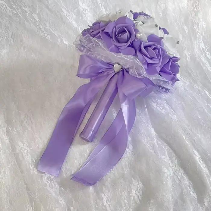 Bouquet de mariée élégant, design floral romantique, parfait pour divers thèmes de mariage, essentiel pour votre journée spéciale!