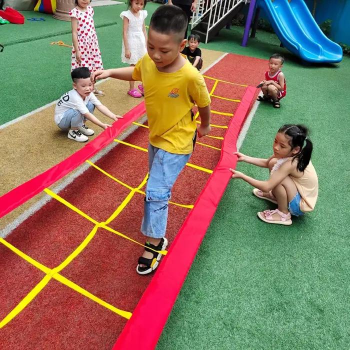 Jouets d'extérieur pour la maternelle