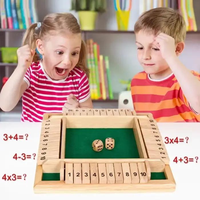 Jeu de société de dés en bois
