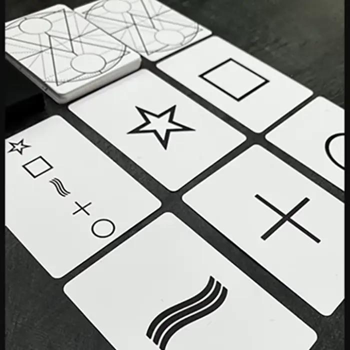 Eclipse (Gimmicks et Instructions en ligne) de Dee Christopher, tours de magie, prédiction de cartes ESP, accessoire d'illusion de gros plan