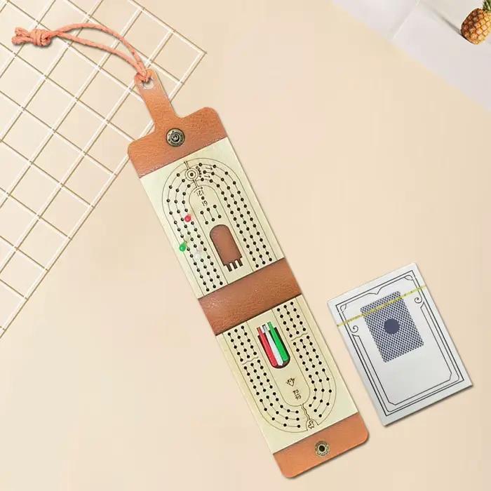 Jeu de Cribbage Traditionnel en Bois avec 6 Pions et un Jeu de Cartes – Jeu de Table Classique Portable