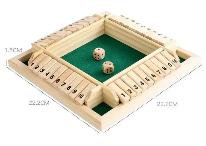 Jeu de société de dés en bois
