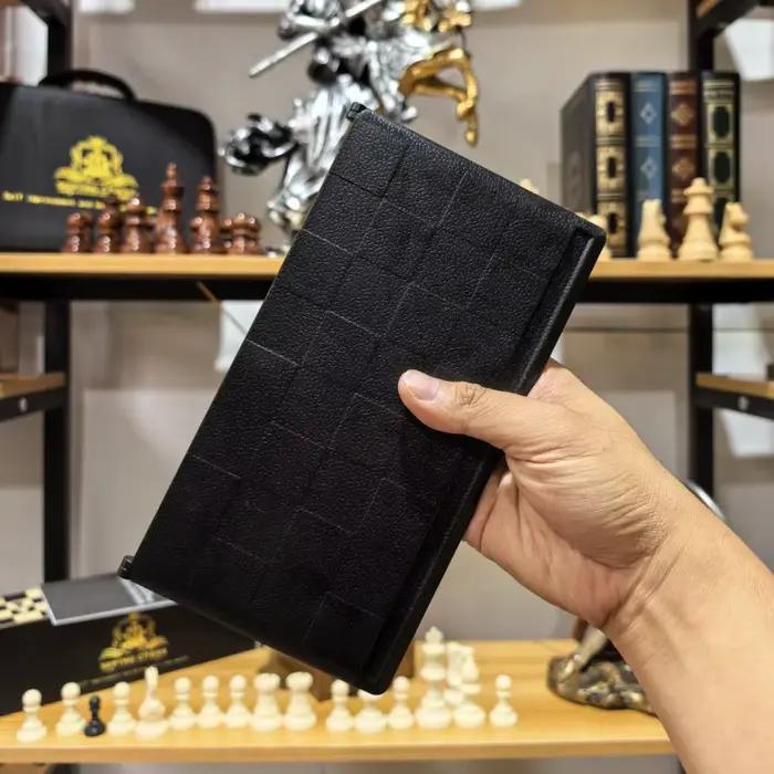 Mini jeu d'échecs avec jeux de voyage magnétiques pliants