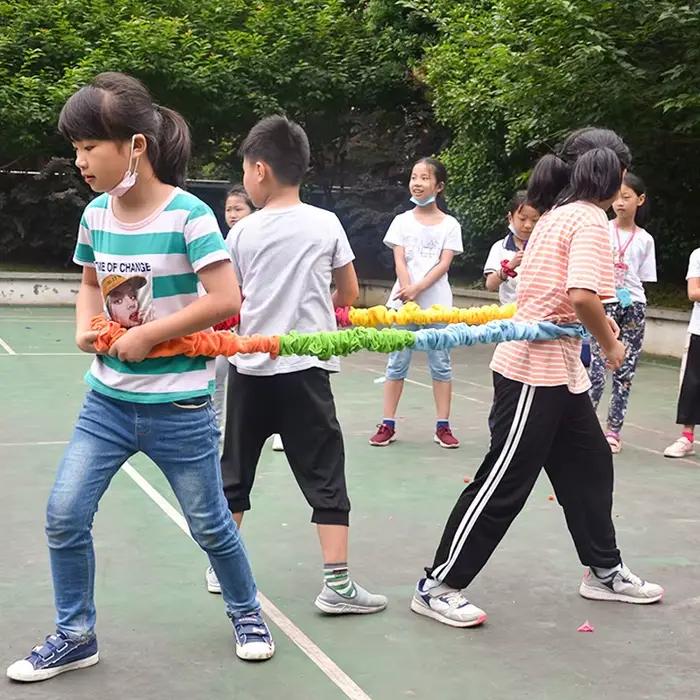 Jeux de groupe en plein air pour adultes et enfants