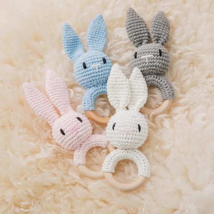 Jouets en crochet pour bébé, hochets lapin en bois faits main pour Pâques, 0-12 mois, hochets lapin doux quatre couleurs, jouets de dentition pour nouveau-né