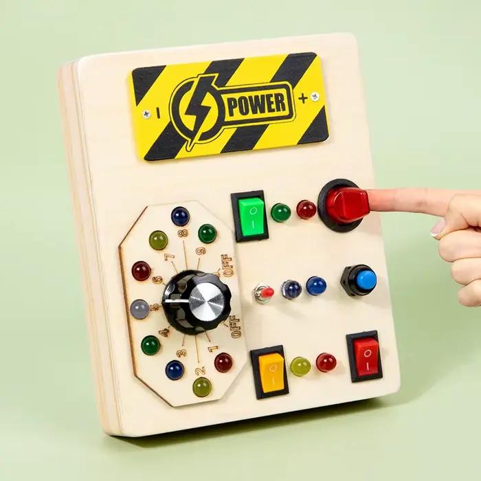 Montessori Busy Board Jouets mentaires oriels en bois avec interrupteur à lumière LED