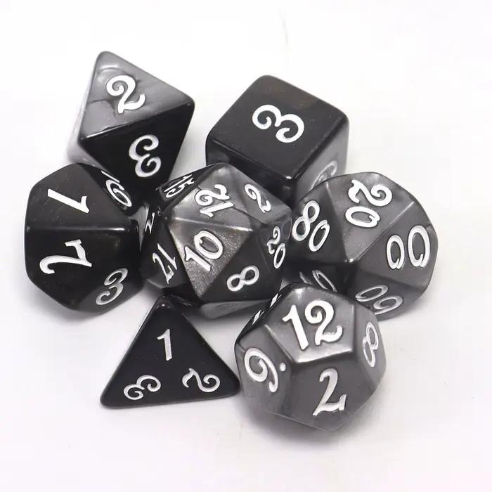 Dés polyédriques pour jeu de société, classique, noir et gris