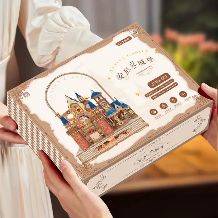 Nouvelles figurines rétro en bois du château d'Annecy