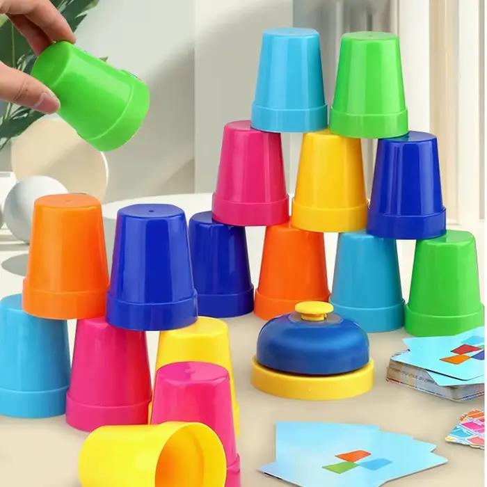 54 cartes, 12 tasses