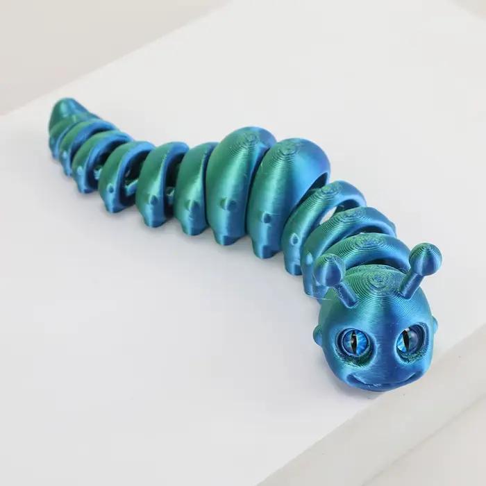 Nouvelle peluche de chenille imprimée en 3D avec articulations entièrement mobiles