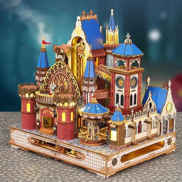 Nouvelles figurines rétro en bois du château d'Annecy