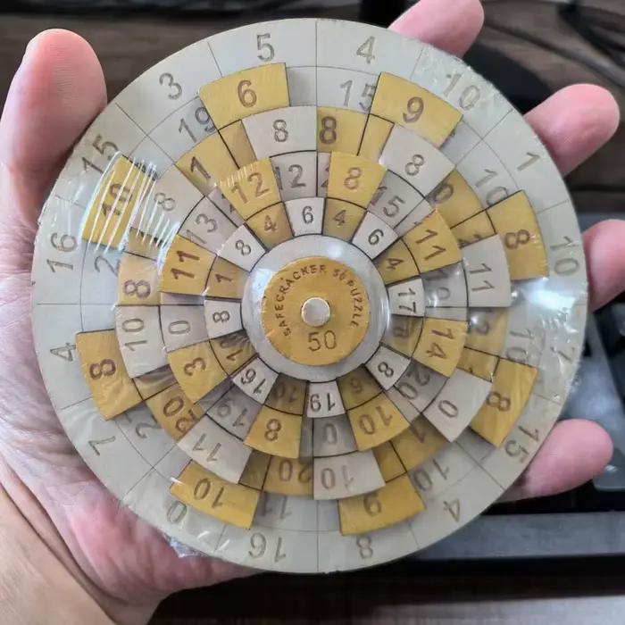 Puzzle numérique en bois coloré