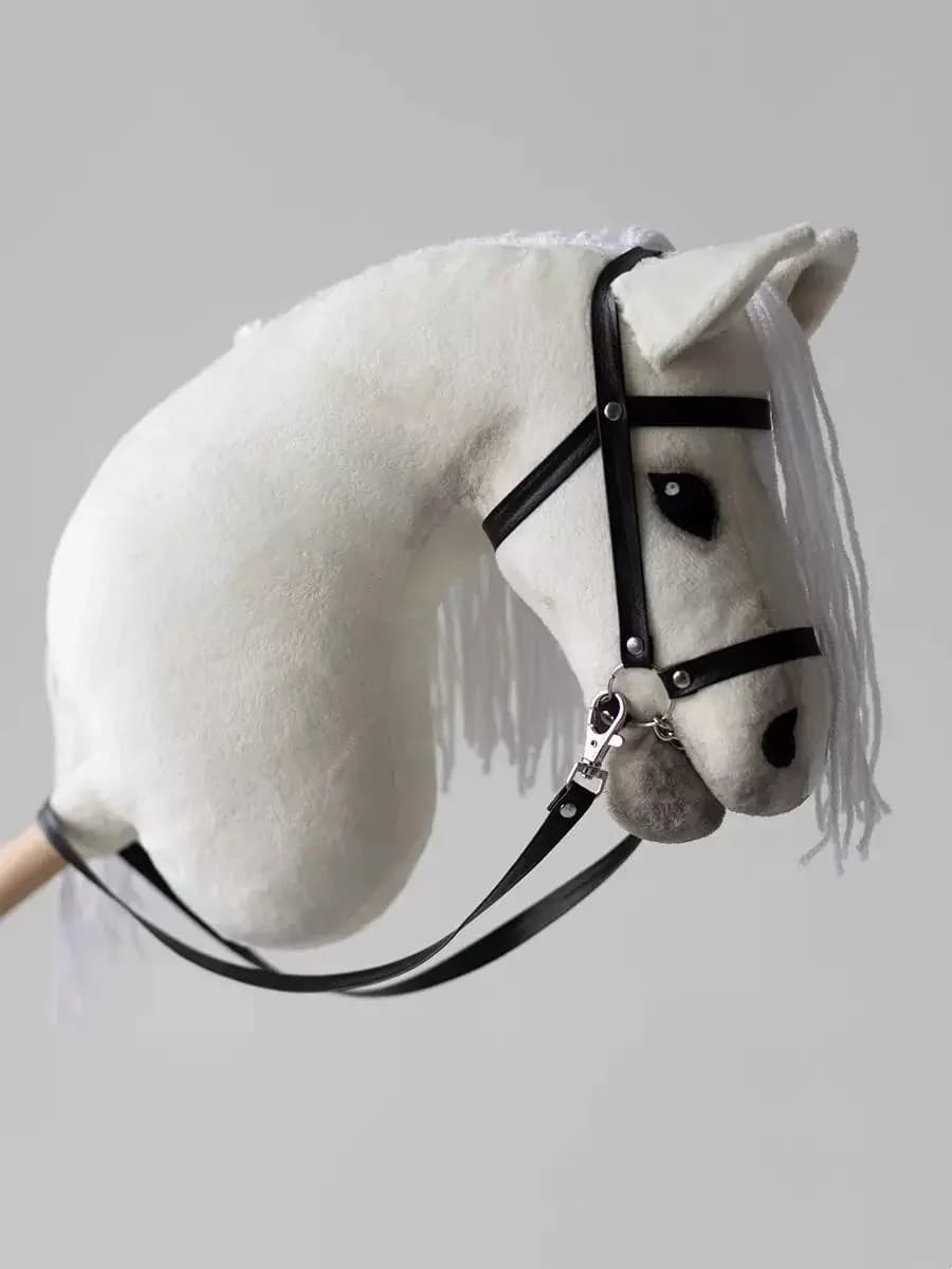 Cheval en peluche sur bâton fait main, poney ludique pour des jeux d'imitation amusants pour les enf