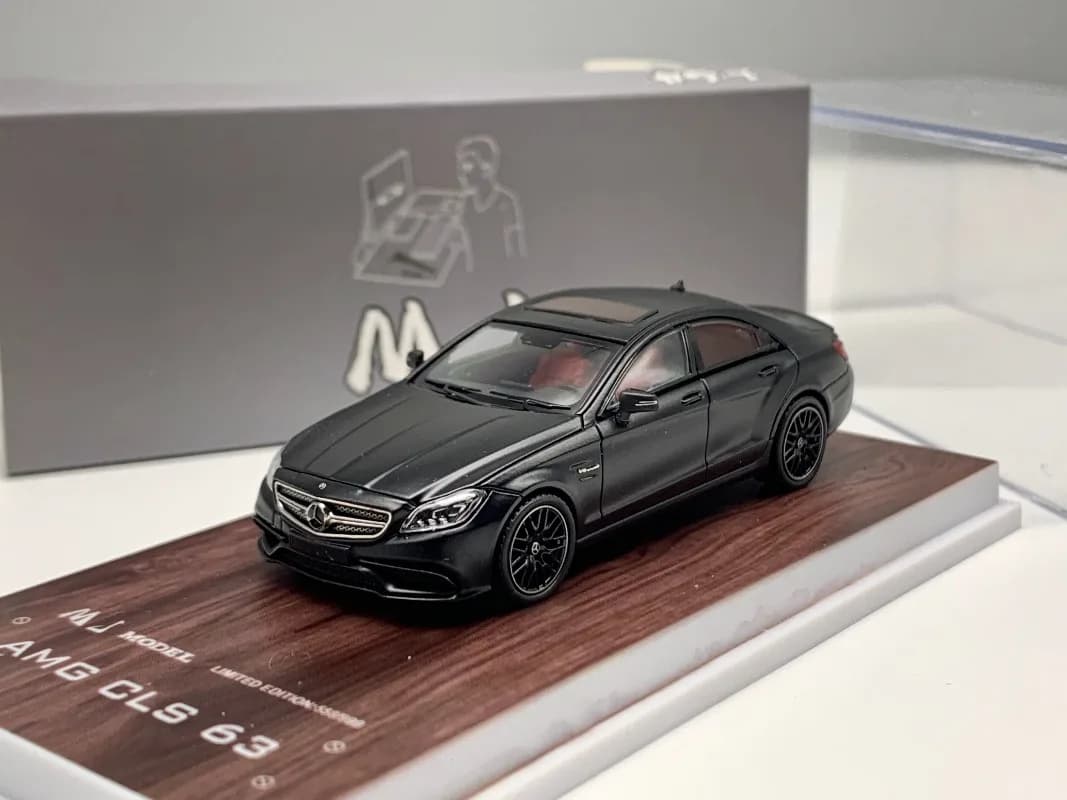 En stock - Modèle de voiture réaliste en alliage, version berline/van CLS63 1:64, jouet pour garçon,