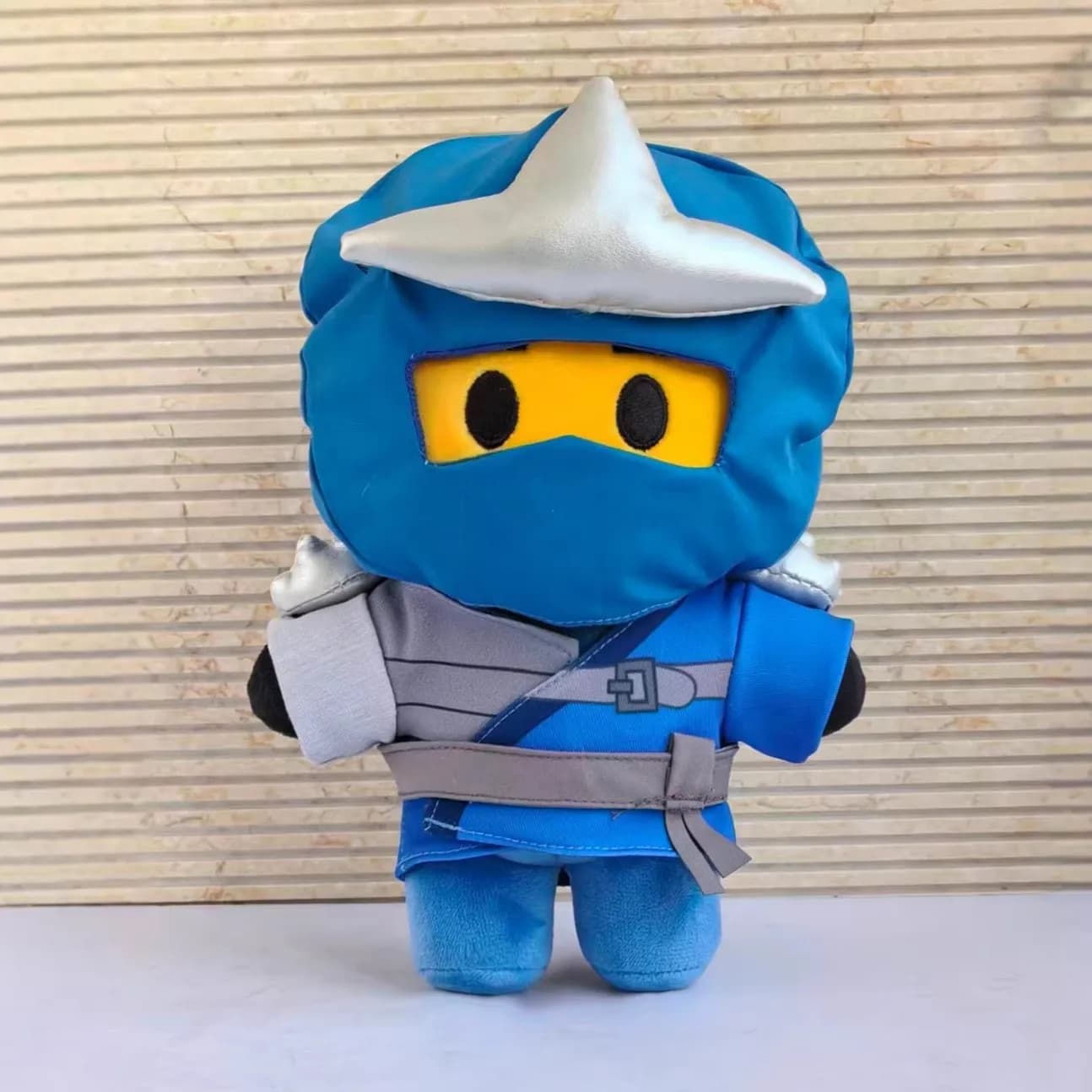 Ninjago 20cm Lloyd Kai Jay Peluche Mignonne Anime Jeu de Société Marchandises Décoratives Ornement C