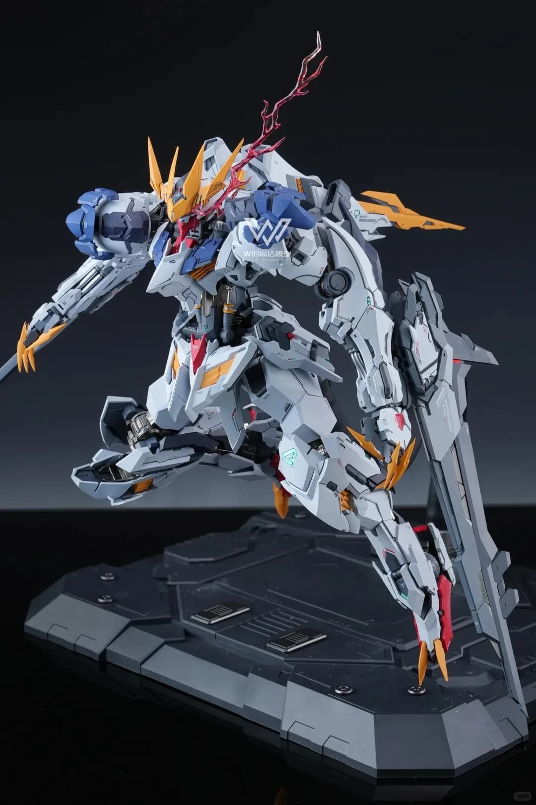 Stock Batch 2 Wolf Technology 1/100 Modèle Wolf King Barbatos Kit de montage Mecha avec squelette en