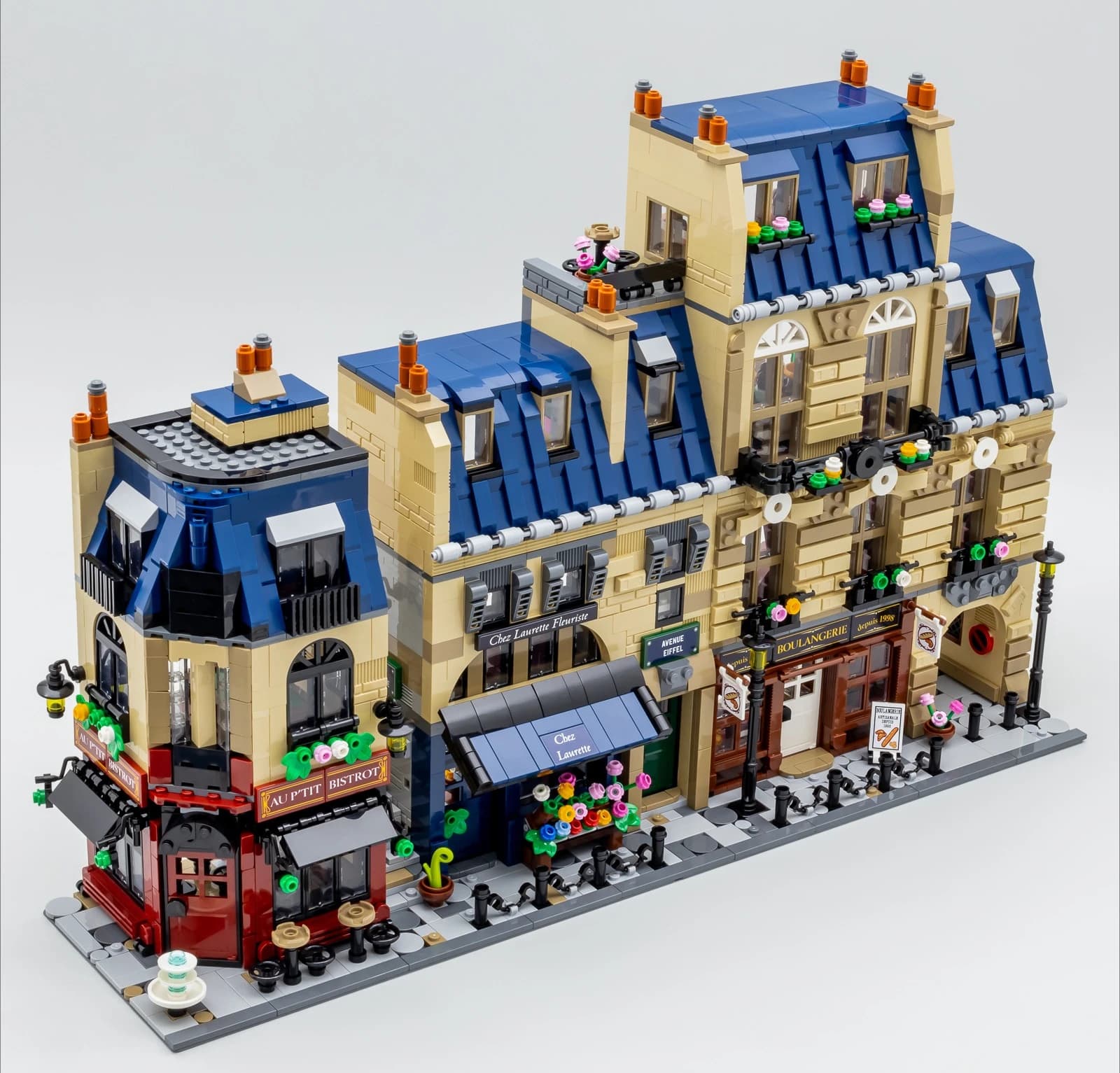 2025 nouvelle Architecture de Paris rue modulaire façades de style Haussmann créatif vue sur la rue
