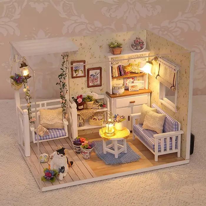 Mini maison de poupée chaton