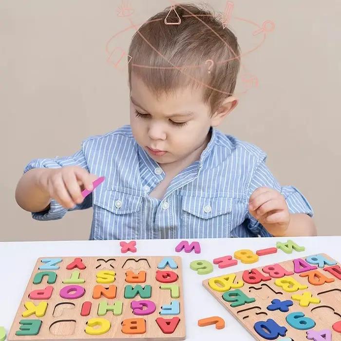 Puzzles en bois avec chiffres et Alphabet colorés