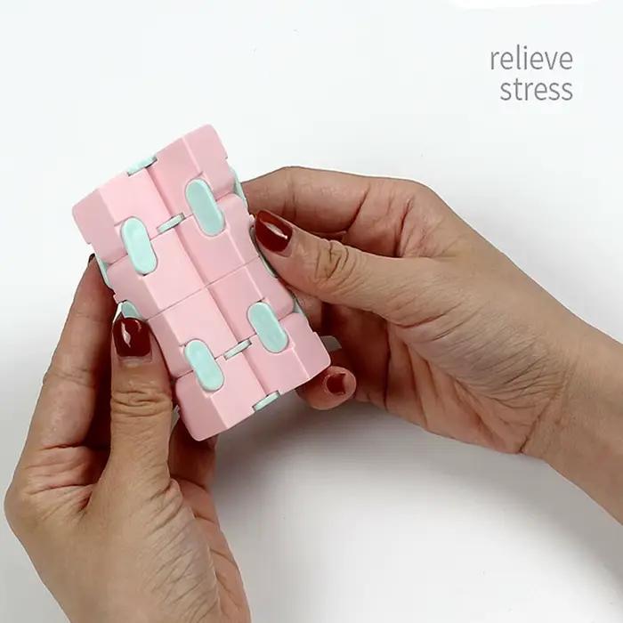 Nouveau cube de puzzle durable et exquis