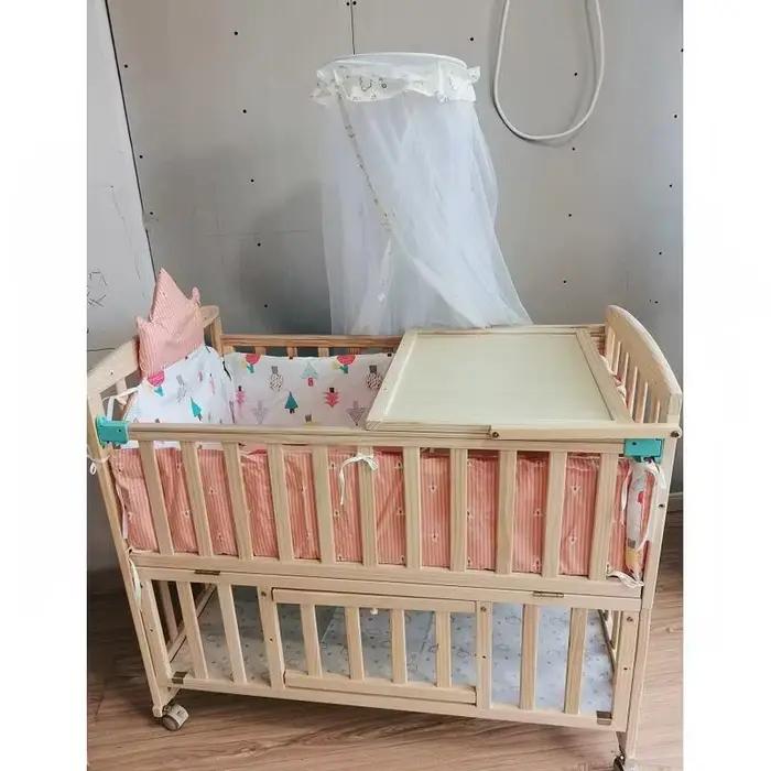 Lit bébé en bois de pin massif