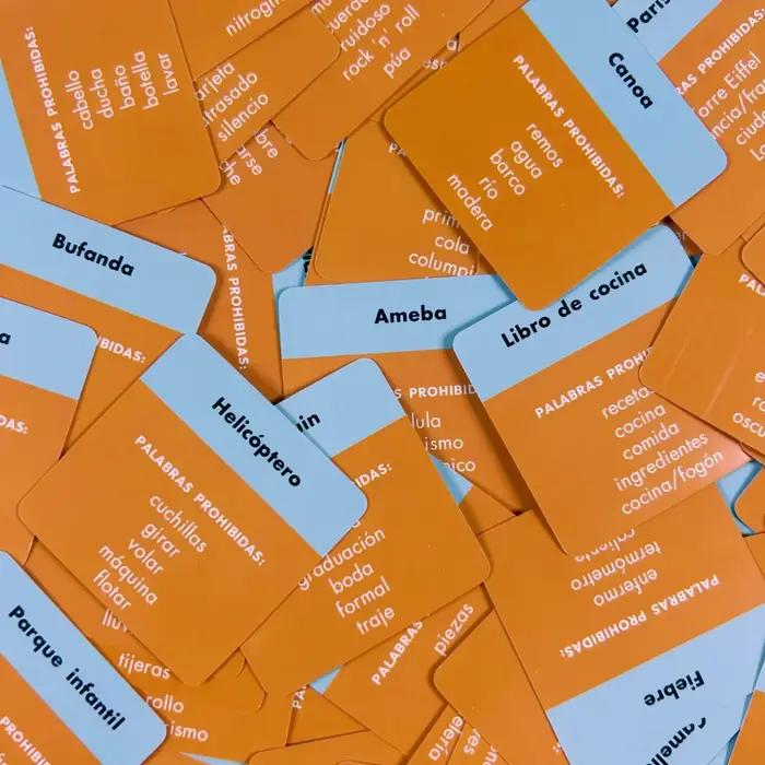 Jeu de société espagnol de devinettes de mots