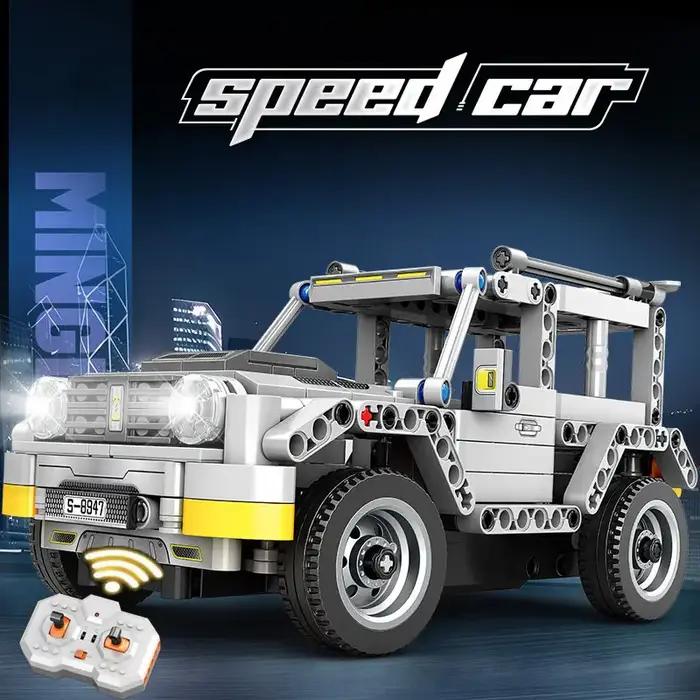 Camion tout-terrain RC à blocs de construction avec télécommande 2.4G