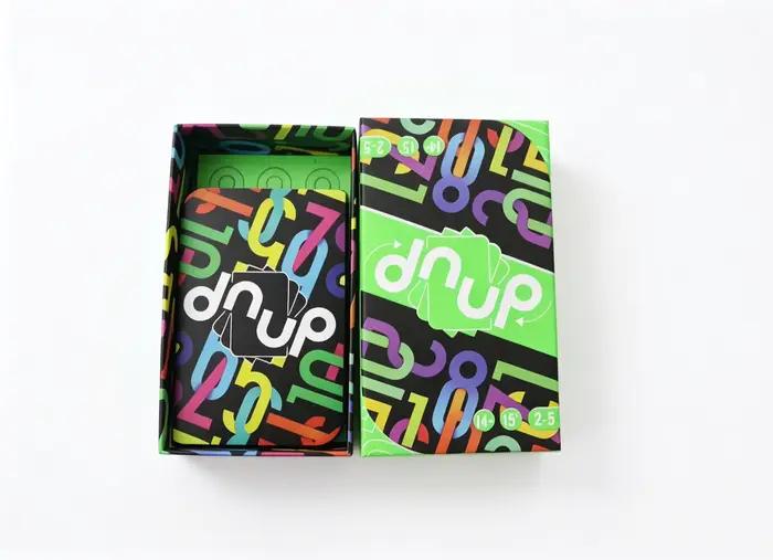 Jeu de cartes Dnup - Jeu de gestion des cartes et de stratégie de combos rapide, facile à apprendre, facile à jouer et plein de rebondissements, 2 à 5 joueurs