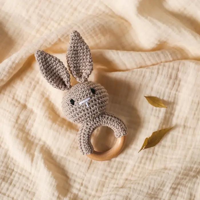 Jouets en crochet pour bébé, hochets lapin en bois faits main pour Pâques, 0-12 mois, hochets lapin doux quatre couleurs, jouets de dentition pour nouveau-né