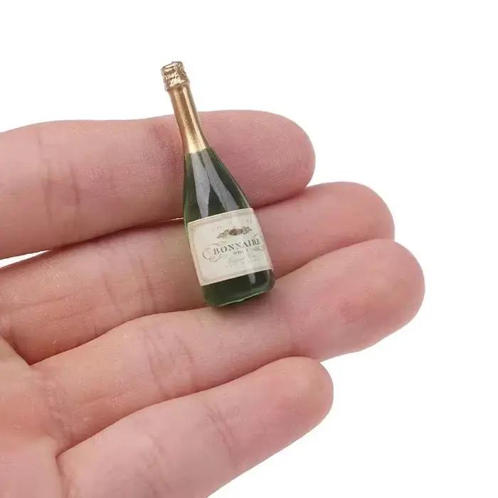 Bouteilles de Champagne vitréuses miniatures pour maison de poupée