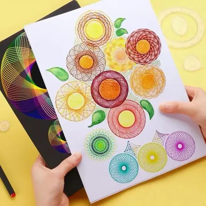 Ensemble de pochoirs de dessin pour spirographe, engrenages créatifs, géométrie, modèle de peinture, artisanat d'art, joie de créer pour enfants et adultes, occasions spéciales, éducation ludique et créativité, art et apprentissage combinés, cadeau idéal pour anniversaire et Noël