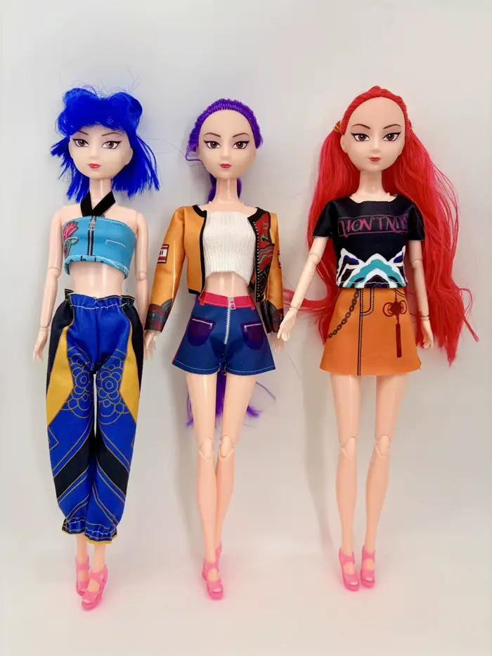 Nouveau modèle 2026 : Poupée princesse jouet pour filles avec cheveux longs, vêtements interchangeables et articulations mobiles